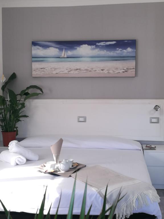 Iron Gate Marina3B Hotel Sarzana Eksteriør billede